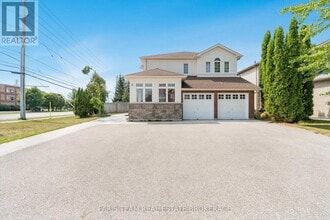 2 Vanessa Dr in Orillia, ON - Building Photo - Building Photo
