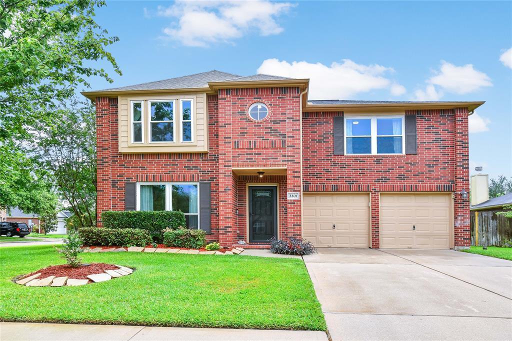 2201 Ames St in Pearland, TX - Building Photo