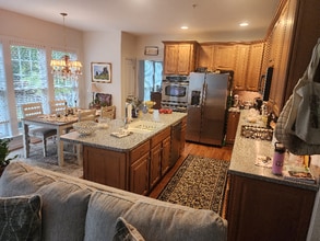 304 Arthur Ct in Newtown Square, PA - Building Photo - Building Photo