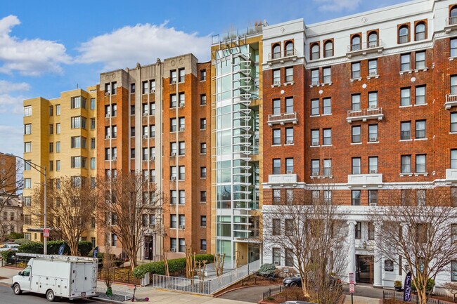 Tapies in Washington, DC - Foto de edificio - Building Photo