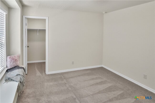 property at 460 Horizon Pointe