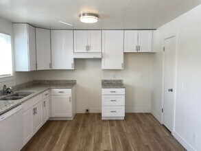 9040 Goddard Cir in West Jordan, UT - Building Photo - Building Photo