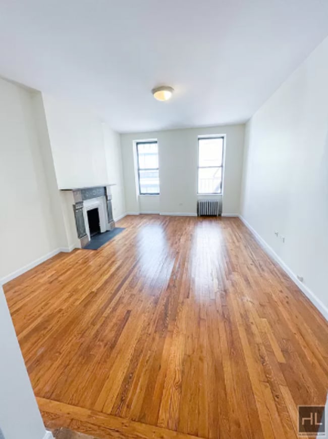 East 84th Street in New York, NY - Building Photo - Building Photo