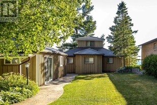 16 Yarwood Rd in Tiny, ON - Building Photo