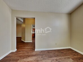 2175 Hovington Cir E in Jacksonville, FL - Building Photo - Building Photo