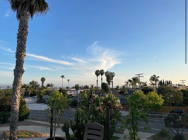 5081 Foothill Blvd in San Diego, CA - Foto de edificio - Building Photo