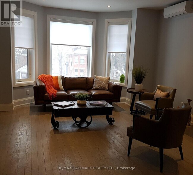 153 Rusholme Rd in Toronto, ON - Building Photo - Building Photo