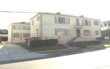 1268 Queen Anne Pl in Los Angeles, CA - Building Photo - Building Photo