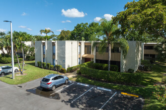 Woodhaven in Boca Raton, FL - Building Photo - Building Photo