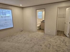 415 NW Poplar Ave in Earlham, IA - Building Photo - Building Photo