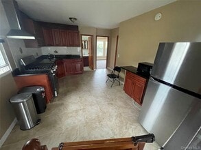 89-01 249th St in Queens, NY - Building Photo - Building Photo