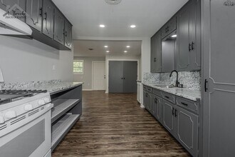 516 W Magnolia Ave in Iowa Park, TX - Building Photo - Building Photo