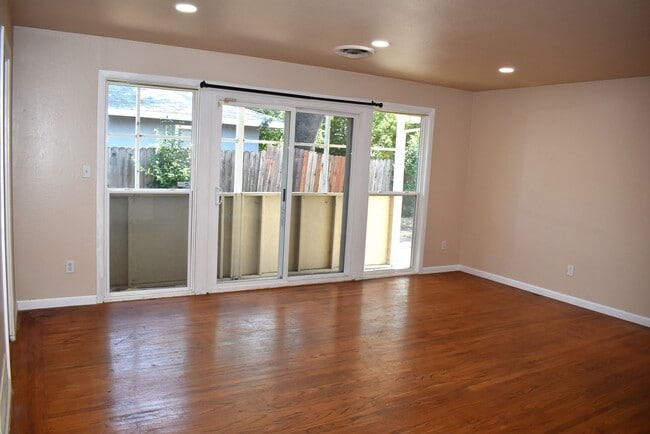 7324 21st Street in Sacramento, CA - Building Photo - Building Photo