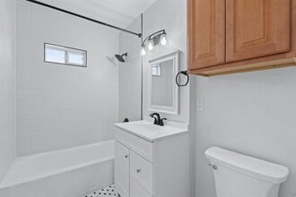 105 Riverside Dr in San Marcos, TX - Building Photo - Building Photo