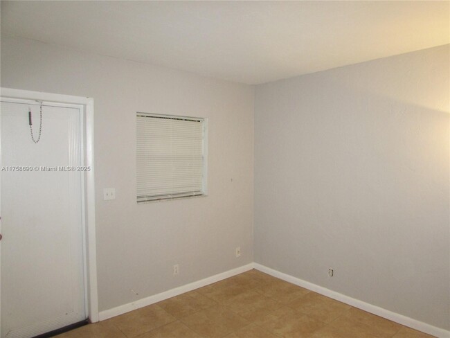 633 NE 16th Ave in Fort Lauderdale, FL - Building Photo - Building Photo