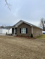 708 W Parrish Dr in Benson, NC - Building Photo