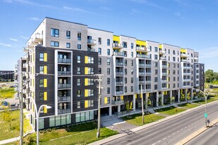 2450 Marcel-Laurin in St. Laurent, QC - Building Photo