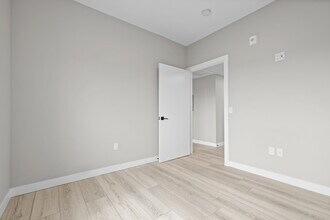 12714 S Figueroa St in Los Angeles, CA - Building Photo - Building Photo