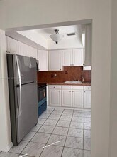 310 NE 58th St in Oakland Park, FL - Building Photo - Building Photo