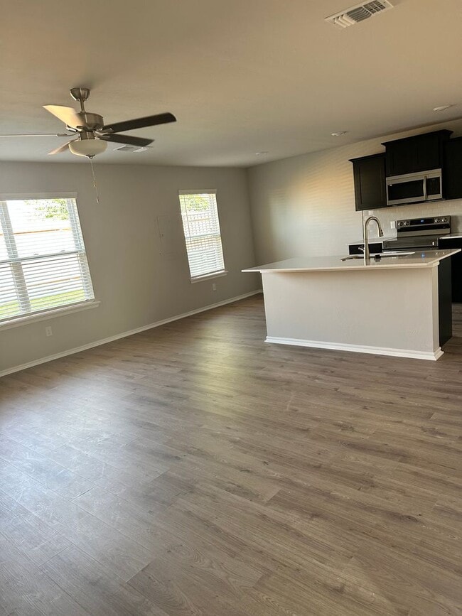 230 SW 34th St in Moore, OK - Building Photo - Building Photo
