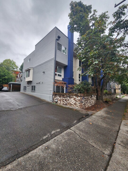 520 10th Ave E in Seattle, WA - Building Photo
