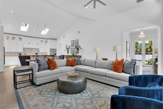 2130 Curtis St in Naples, FL - Building Photo - Building Photo