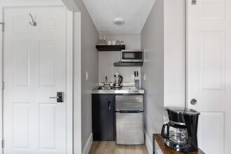 12 Derne St in Boston, MA - Building Photo - Building Photo
