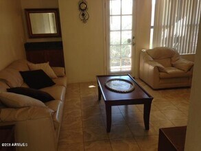 8787 E Mountain View Rd, Unit Condo for rent in Scottsdale, AZ - Building Photo - Building Photo
