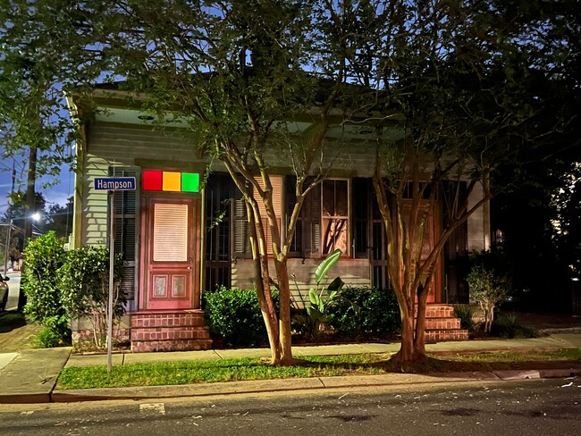 7935 Hampson St-Unit -7935 Hampson in New Orleans, LA - Foto de edificio - Building Photo