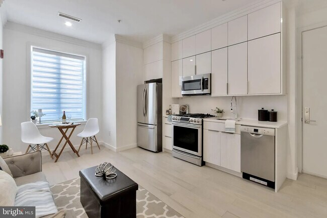 3527 14th St NW, Unit 1 in Washington, DC - Building Photo - Building Photo