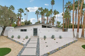 1148 N Rose Ave in Palm Springs, CA - Building Photo - Building Photo