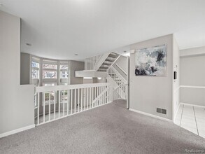 153 N Georgetown Sq in Royal Oak, MI - Foto de edificio - Building Photo