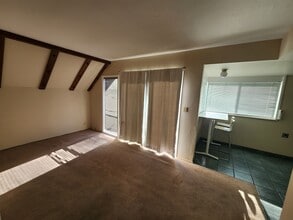 65 Garland Ave, Unit A in Oakland, CA - Building Photo - Building Photo