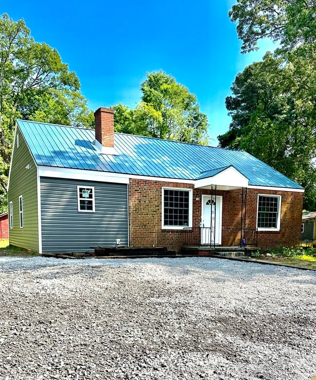 property at 530 Oakwood Ave