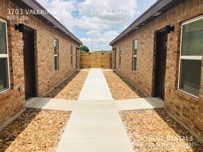 3703 Valeria St in Edinburg, TX - Building Photo - Building Photo