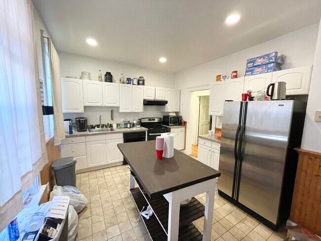 37 Hillside St, Unit 1 in Boston, MA - Building Photo - Building Photo
