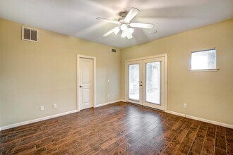 301 Asbury St in Houston, TX - Building Photo - Building Photo