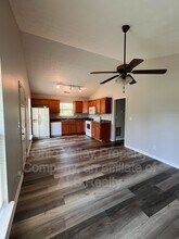 7097 Columbia Ave in Louisville, KY - Building Photo - Building Photo