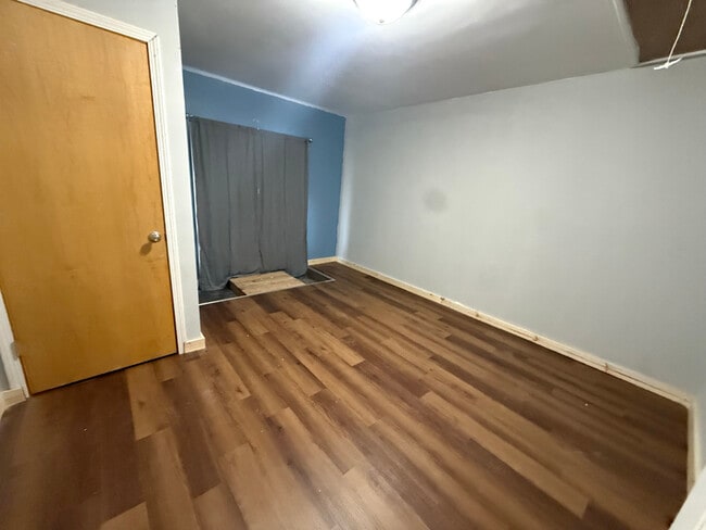 115 N Washington St in Saint Croix Falls, WI - Foto de edificio - Building Photo