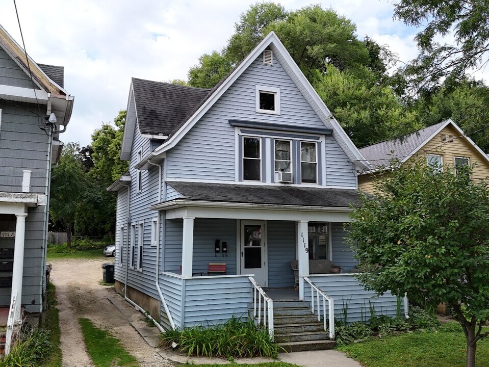 1119 Emerald St, Unit #1 in Madison, WI - Building Photo