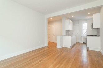 27 Forest St, Unit 1 in Cambridge, MA - Building Photo - Building Photo