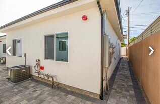 2033 N Frederic St in Burbank, CA - Building Photo