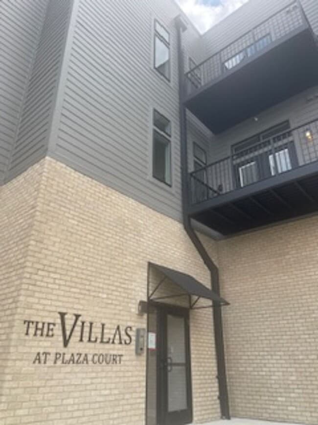 property at 1305 Plaza Ct