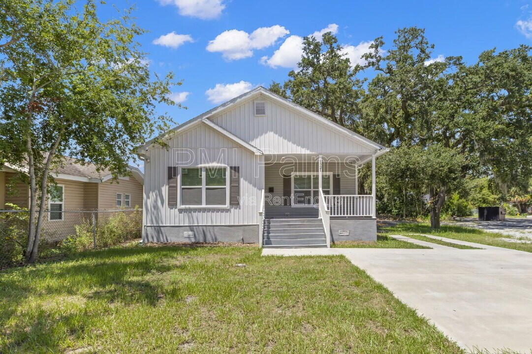 1521 Preston St S in St. Petersburg, FL - Foto de edificio