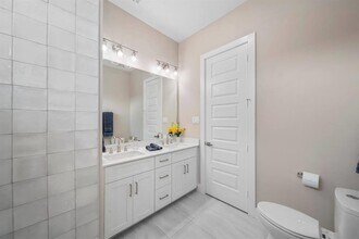 5409 Iconic Ln in Houston, TX - Building Photo - Building Photo