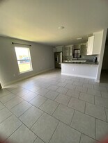 5011 Benton St in Lehigh Acres, FL - Building Photo