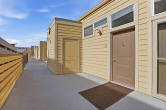 7240 W Custer Ave in Lakewood, CO - Foto de edificio - Building Photo