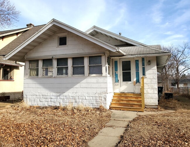 310 Cutler St in Waterloo, IA - Building Photo - Building Photo