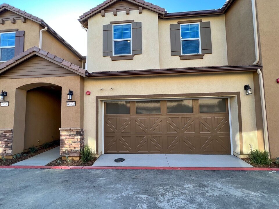 40636 Birchfield Dr in Temecula, CA - Building Photo