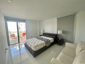 3731 N Country Club Dr, Unit 623 in Aventura, FL - Building Photo - Building Photo